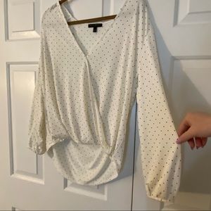 Never worn white with black dots Banana Republic blouse 💕🤩